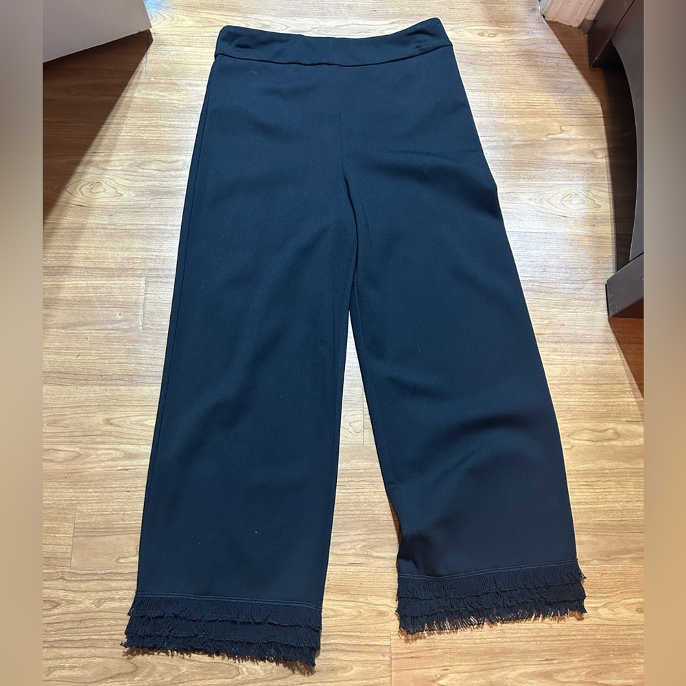 Lysse Fringe Crop Black  size small